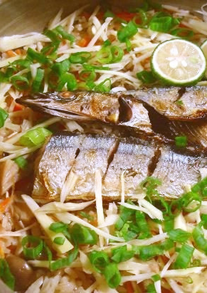 生姜たっぷり♪秋刀魚の土鍋炊き込みご飯-レシピのメイン写真