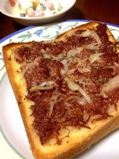 コンビーフオニオントースト-レシピのメイン写真