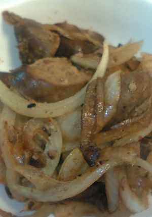 簡単！鶏もつと玉ネギの炒め物-レシピのメイン写真