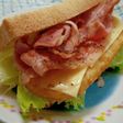 ハッシュドポテトのよくばりサンド