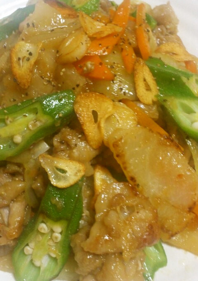 簡単♪かぶとおくらの豚肉生姜焼き炒め-レシピのメイン写真