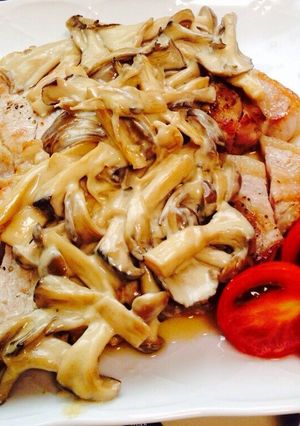 豚肉のソテーきのこのサワークリームソース-レシピのメイン写真