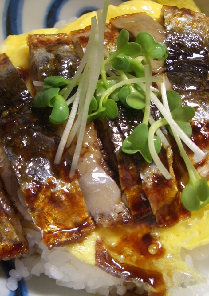 ふわふわ卵のいわし蒲焼き丼-レシピのメイン写真