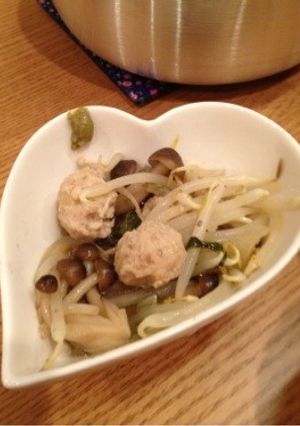鶏ミンチで簡単ヘルシー♡ちゃんこスープ-レシピのメイン写真