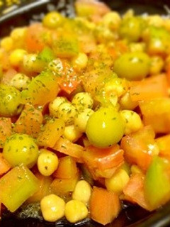 トマトとひよこ豆とオリーブのサラダ-レシピのメイン写真