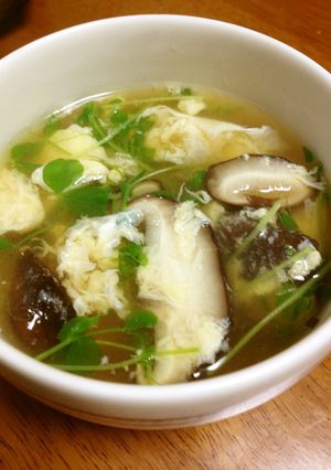 【即席5分】豆苗と椎茸のふんわりかきたまスープ-レシピのメイン写真