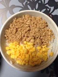 簡単、雪平鍋でそぼろ丼-レシピのメイン写真