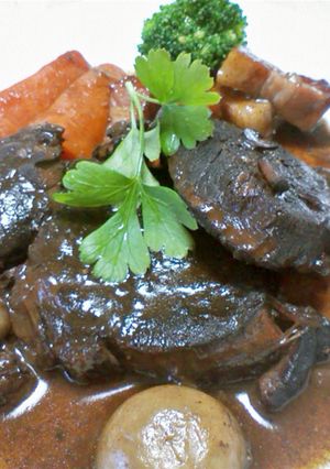 牛肉の赤ワイン煮込み（ブフ・ブルギニヨン-レシピのメイン写真
