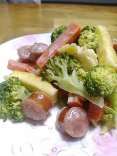 レンジで簡単!温野菜とソーセージのサラダ-レシピのメイン写真