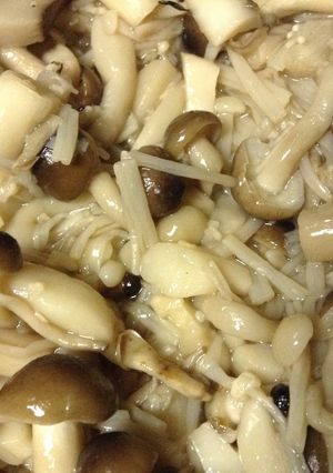 万能☆簡単エノキ氷入り塩麹キノコ-レシピのメイン写真