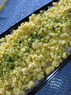 【弁当飯】鶏そぼろサンドdeそぼろ飯-レシピのメイン写真