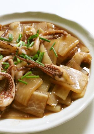フライパンdeイカゲソと大根の煮物-レシピのメイン写真
