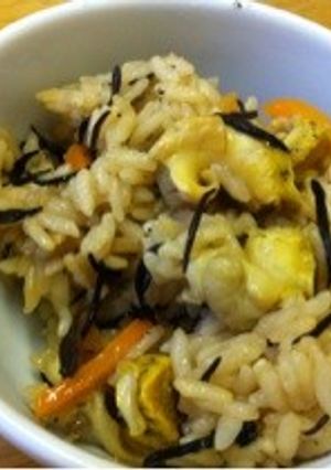 ツブ貝とひじきの炊き込みご飯-レシピのメイン写真