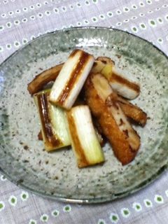 簡単おつまみ♫焼きネギとさつまあげ-レシピのメイン写真