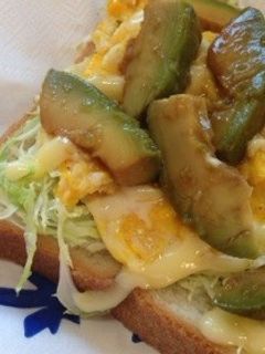 アボカドと卵のマヨネーズトースト-レシピのメイン写真
