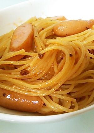赤唐辛子とバジルのトマトソースパスタ-レシピのメイン写真