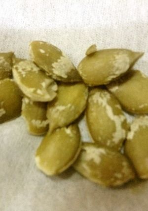 レンジで簡単☆かぼちゃの種-レシピのメイン写真