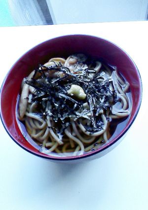 なめこと冷やし茶そばで♪さっぱりお椀-レシピのメイン写真