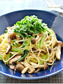 きのこと小松菜の玉ねぎ氷梅バターパスタ-レシピのメイン写真