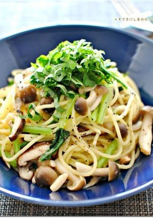 きのこと小松菜の玉ねぎ氷梅バターパスタ-レシピのメイン写真