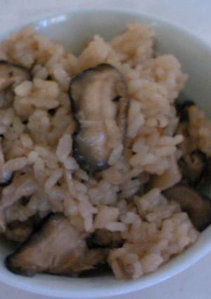 簡単！椎茸とエリンギの炊き込みご飯-レシピのメイン写真