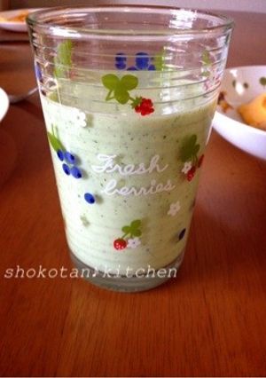栄養満点☆グリーンスムージー♪小顔効果-レシピのメイン写真