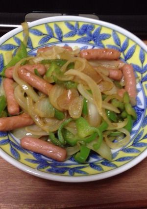 ポークビッツと玉ねぎとピーマンの炒め物-レシピのメイン写真