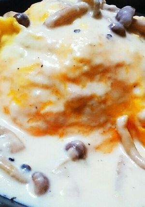 オムライスのホワイトソースがけ☆クリーム-レシピのメイン写真