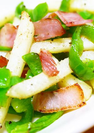 お弁当に簡単！冷凍ポテトの塩こしょう炒め-レシピのメイン写真