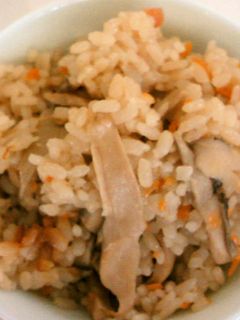 甘味がぎゅ!エリンギの炊き込みご飯-レシピのメイン写真