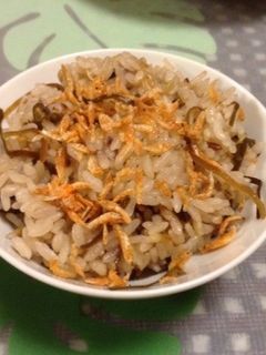 塩昆布と乾燥オキアミの炊き込み御飯-レシピのメイン写真