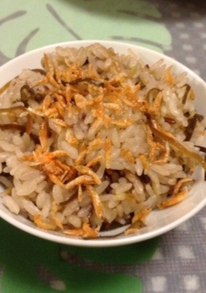 塩昆布と乾燥オキアミの炊き込み御飯-レシピのメイン写真