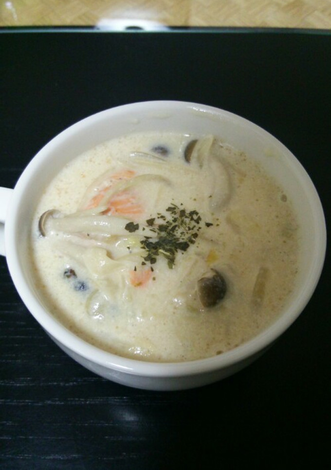 サーモンと白菜ときのこのスープ-レシピのメイン写真