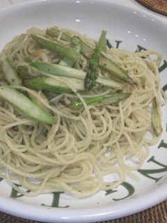 アスパラとバジルソースの緑パスタ-レシピのメイン写真