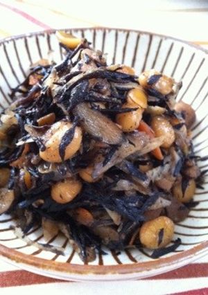 子供も喜ぶ♡ひじきと大豆の具だくさん煮物-レシピのメイン写真