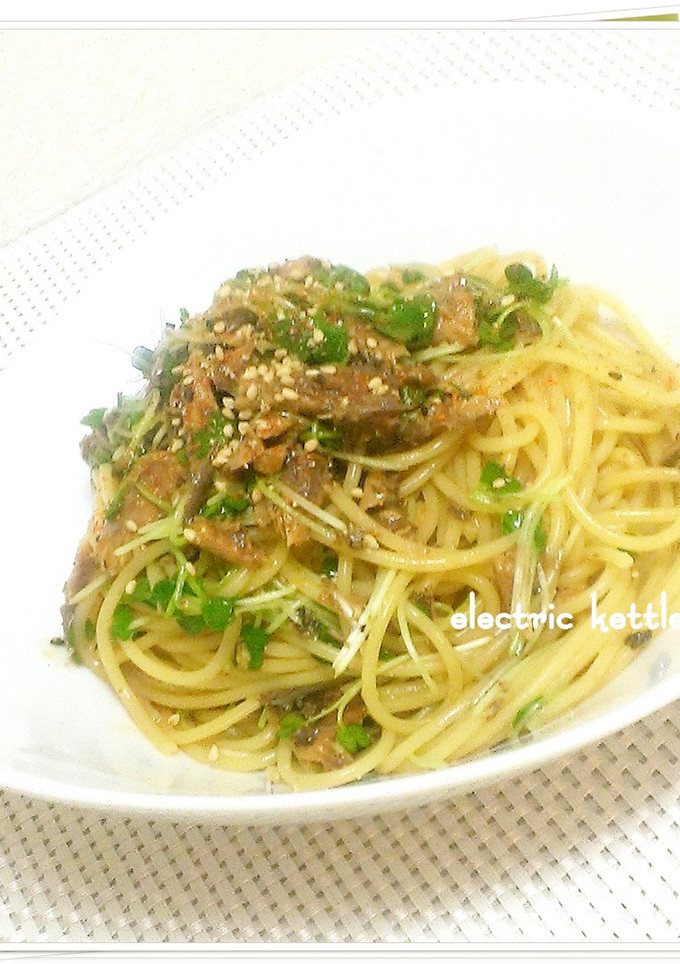さんまの蒲焼缶とかいわれ大根のパスタ-レシピのメイン写真