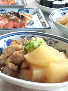 ホッとする味~。鶏肉と大根の煮もの-レシピのメイン写真