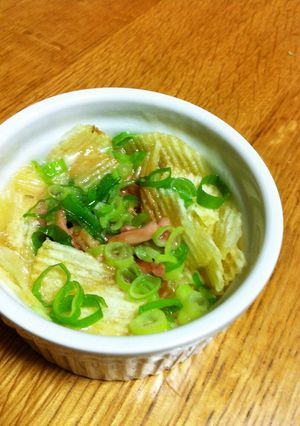 ポテトチップと塩辛のココットカマン-レシピのメイン写真