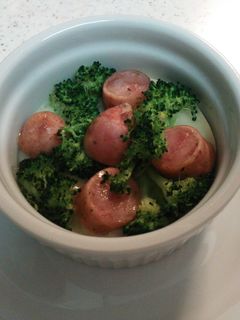 ブロッコリーとウインナーのココットカマン-レシピのメイン写真