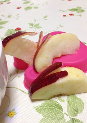 お弁当や子供に♡うさぎりんご♡-レシピのメイン写真