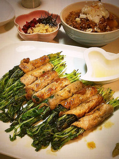 2つの味が楽しめる豆苗の豚肉巻き焼き!-レシピのメイン写真