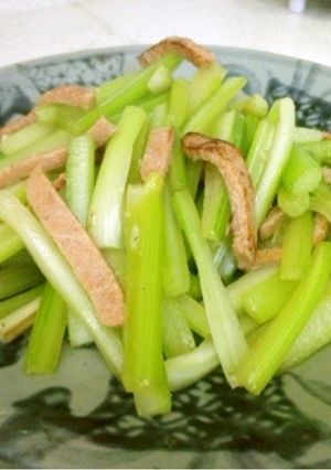 大豆ハムとセロリの炒め物-レシピのメイン写真