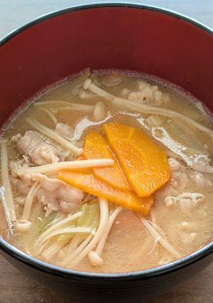 余った野菜で豚汁！！-レシピのメイン写真