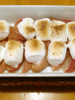 焼きりんごマシュマロ♡ おやつに簡単♪-レシピのメイン写真