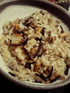 ひじきと挽肉炊き込みご飯-レシピのメイン写真