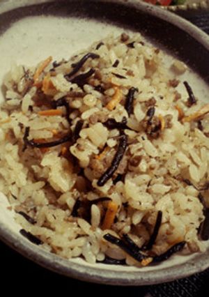 ひじきと挽肉炊き込みご飯-レシピのメイン写真