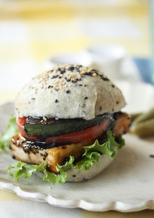黒ごまと豆腐のヘルシーベジバーガー-レシピのメイン写真