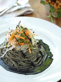 香味野菜たっぷりの黒ごまそば-レシピのメイン写真