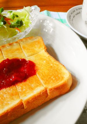 *朝食に**苺ジャムのトースト*-レシピのメイン写真