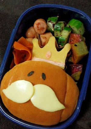 ロールパンで王様なめこ　キャラ弁-レシピのメイン写真